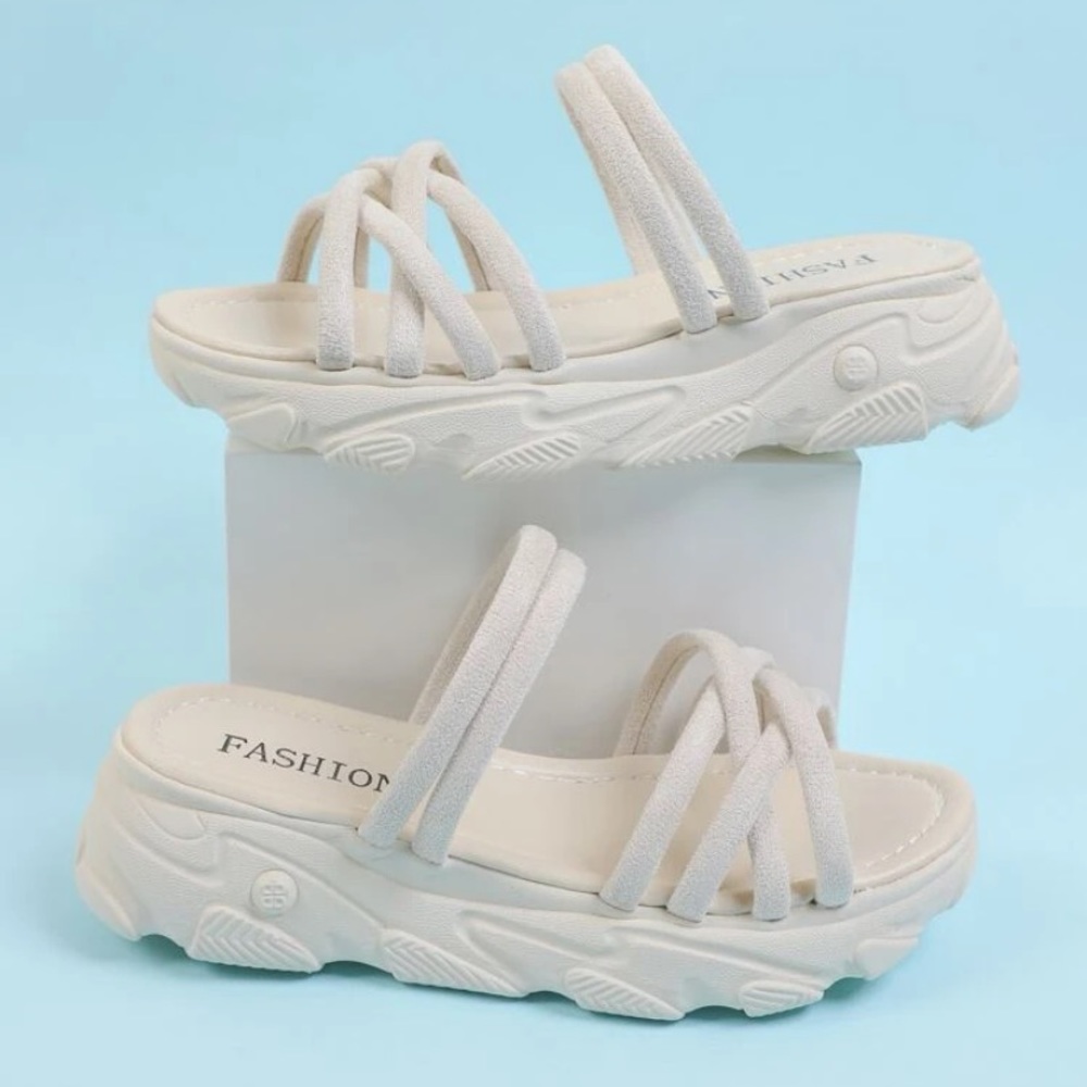 Hello !⭐️I’m selling these cross strap slide sandals , they are open box and new - Picture 6 of 6